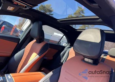 2022 Mercedes-Benz C 300 4Matic z USA, uszkodzony, nr VIN W1KAF4HB3NR009395